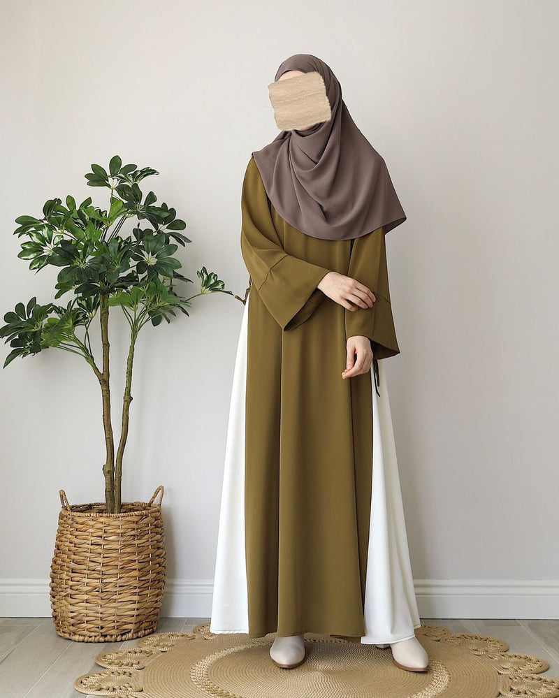 Emma Abaya With Staller