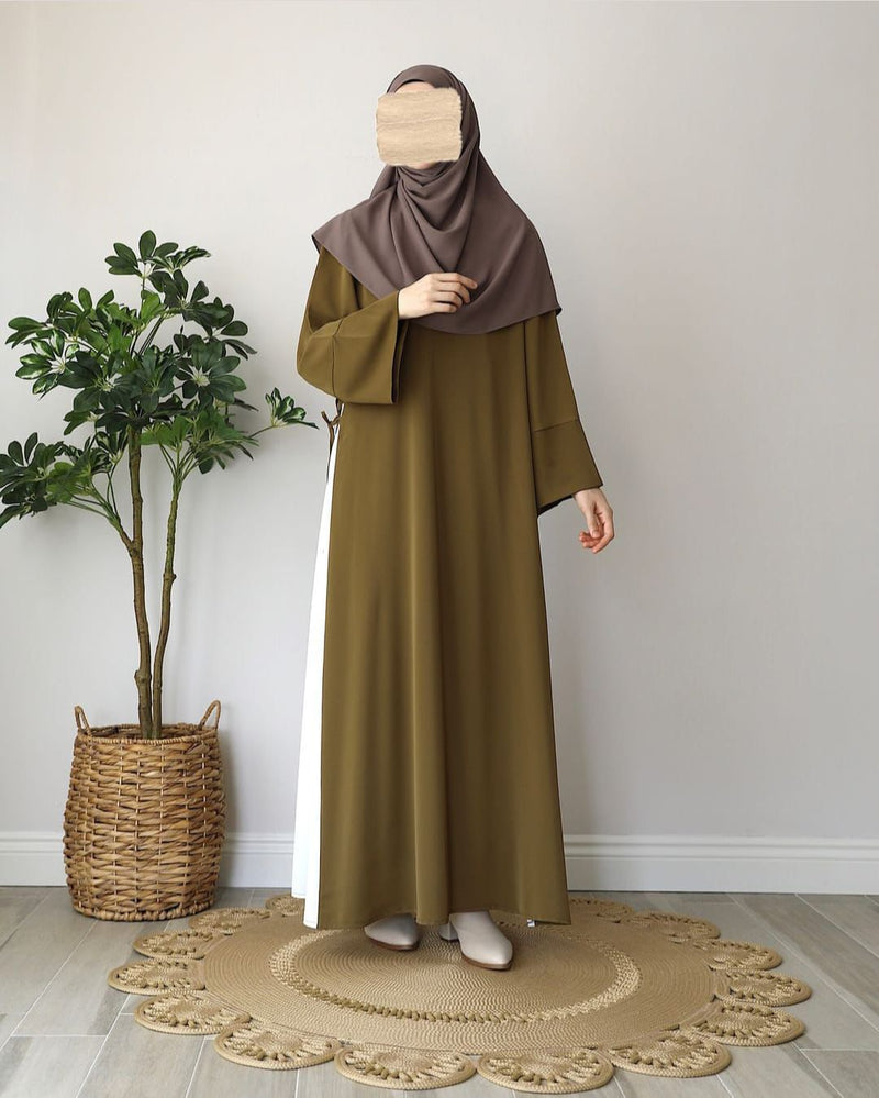 Emma Abaya With Staller